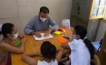 بالقص واللصق.. ثقافة المنيا تقدم ورشة فنية لأطفال ملوى