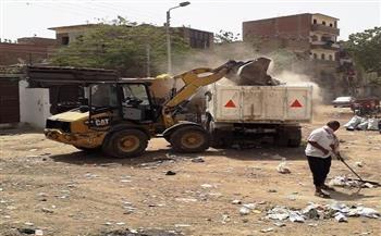 محافظ أسوان يوجه مسئولي المحليات بتكثيف أعمال النظافة ورفع التراكمات والمخلفات 