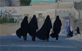 طالبان تلزِم طالبات الجامعات بالعباءة السوداء والنقاب