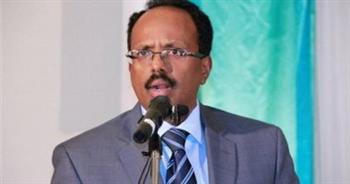 بعد ساعات من إقالته.. الرئيس الصومالي يُعيد مدير المخابرات إلى منصبه