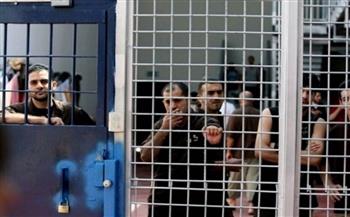 هيئة الأسرى الفلسطينيين: الاحتلال الاسرائيلي يمنع الطعام على الأسرى ويفرغ سجن جلبوع من السجناء