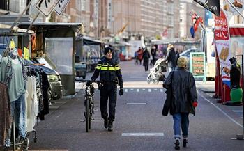هولندا: أكثر من 20 ألف يتظاهرون في العاصمة احتجاجا على قيود كورونا