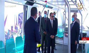 الرئيس السيسي يتفقد جرارات وقطارات السكك الحديد والمونوريل والقطار الكهربائي