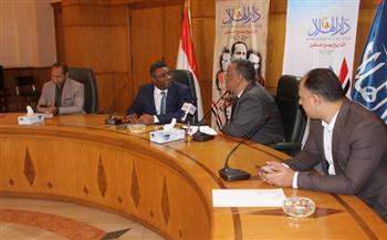 «مسلم» يكشف عن المدرب الأقرب لخلافة البدري في قيادة منتخب مصر