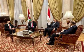 شكري ونظيره الأردني يبحثان العلاقات الثنائية والتطورات الإقليمية