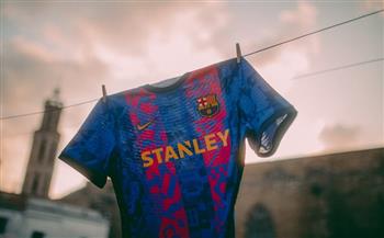 برشلونة يعلن عن قميص الفريق الثالث (صور)
