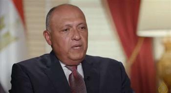 وزير الخارجية يعقد مباحثات مع نظيره الجزائري