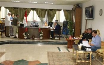 لمتابعة الموقف المالي.. محافظ جنوب سيناء يعقد اجتماعًا بالمجموعة الاقتصادية