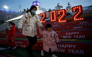 الصين تستقبل العام الجديد بقيود صارمة لاحتواء كورونا