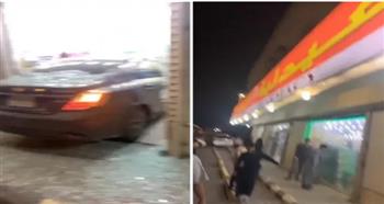 «سواقة النساء».. سيدة تقتحم صيدلية بسيارتها وتحطمها (فيديو)
