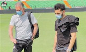 كيروش ومحمد صلاح يتفقدان ملعب مباراة مصر ونيجيريا