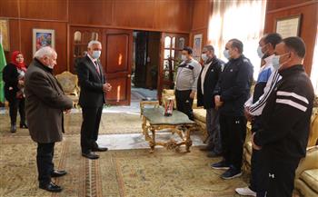 «مبارك» يكرم فريق جامعة المنوفية بطل تنس الطاولة بدورى المصالح الحكومية بالمحافظة