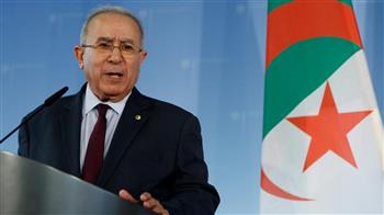 وزير الخارجية الجزائري يصل إلى السعودية في زيارة عمل لتعزيز التشاور الثنائي