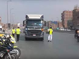 حملات مرورية مكثفة لرصد مخالفات الطرق بمحاور القاهرة 