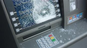 حبس مختل عقليا أشعل النار فى ماكينة "ATM" بكفرالزيات