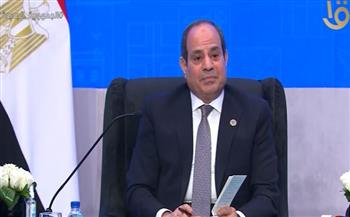 الرئيس: «أنا منحاز جدًا لسيدات مصر.. والرجالة في الحكومة زعلانين مني»