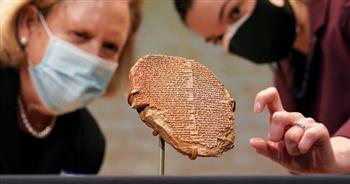 العراق: علماء آثار فرنسيون يكتشفون لوحاً مسمارياً بقي 4 آلاف عام تحت الرمال