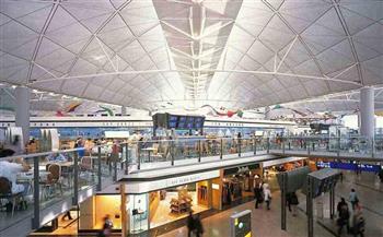 مطار هونج كونج يمنع رحلات الترانزيت من 153 دولة