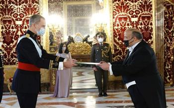 ملك إسبانيا يثمن العلاقات التاريخية مع القاهرة خلال لقائه السفير المصري 