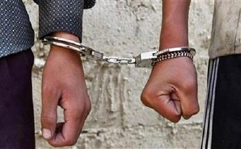 إحالة عاطلين للجنايات بتهمة سرقة تاجر بالإكراه في حلوان