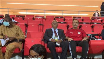 رئيس «رياضة النواب» يؤازر المنتخب الوطني أمام  غينيا بيساو من المدرجات
