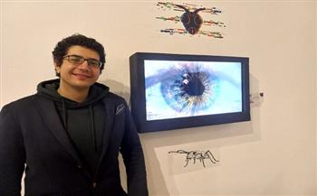 الفنان «علي رشدي»: عملي الفائز بصالون الشباب رؤية بصرية لكفاح النمل (خاص)