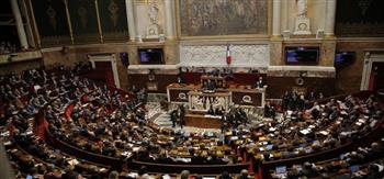 فرنسا.. البرلمان يقر مشروع قانون جواز التطعيم