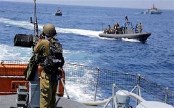 بحرية الاحتلال تستهدف الصيادين قبالة شاطئ غزة 