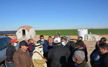محافظ الوادي الجديد ورئيس «العربية للاستثمار» يتفقدان مزرعة نخيل ومصنعا للزيوت الطبية