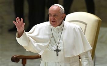 البابا فرانسيس يدعو للسلام ويعتبر إيذاء النساء "إهانة للرّب" 