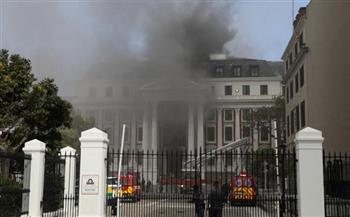 جنوب أفريقيا: اندلاع حريق كبير في مقر البرلمان