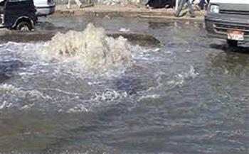 ماسورة مياه تعرقل حركة المرور بطريق «الواحات- أكتوبر»