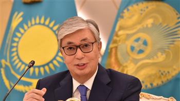 رئيس كازاخستان يعلن تخفيف القيود عن قطاع الأعمال بسبب "أوميكرون"