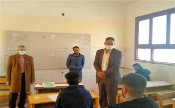 محافظ شمال سيناء يتابع امتحانات الفصل الدراسي الأول للشهادة الإعدادية والثاني الثانوي