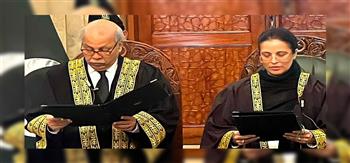 أول قاضية تؤدي اليمين الدستورية أمام المحكمة العليا في باكستان