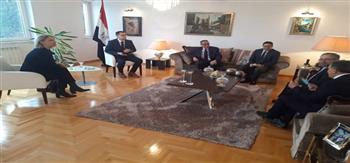 السفير المصري يلتقي المشاركين البوسنيين بدورة معهد الدراسات الدبلوماسية
