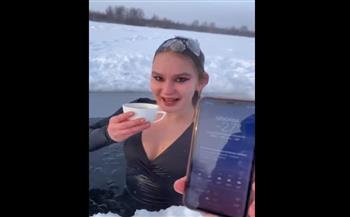 فتاة خارقة تغوص فى المياه بدرجة حرارة -27.. ودراسة تكشف السر (فيديو)