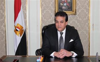 وزير التعليم العالي يتلقى تقريرا حول مشاركة مصر في أعمال الإلكسو