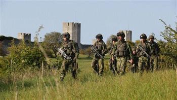 الجيش السويدي يجري مناورات عسكرية في جزيرة جوتلاند