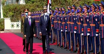 مراسم استقبال الرئيس السيسي لنظيره السنغالي بقصر الاتحادية (فيديو)