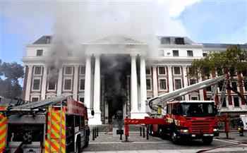 أضرار جسيمة بعد احتراق برلمان جنوب إفريقيا