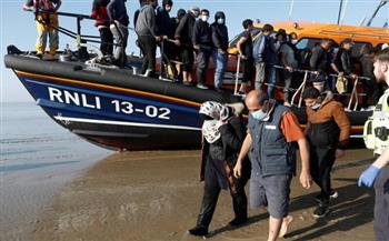 أكثر من 28 ألف مهاجر غير شرعي عبروا بحر المانش بالقوارب من فرنسا إلى إنجلترا عام 2021 