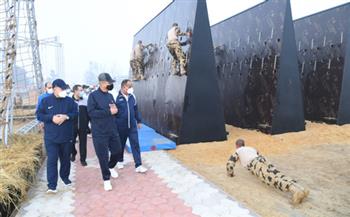 وزير الدفاع يتفقد عددًا من الأنشطة التدريبية للطلبة بالكلية الحربية