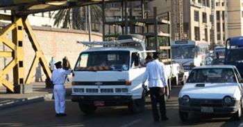 ضبط قائد سيارة نقل ثقيل لقيادته برعونة وتعريض حياة المواطنين للخطر بالقاهرة