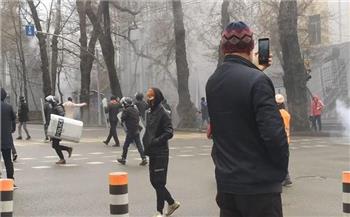 كازاخستان...إصابة 10 موظفين من وزارة حالات الطوارئ بسبب الاضطرابات في البلاد