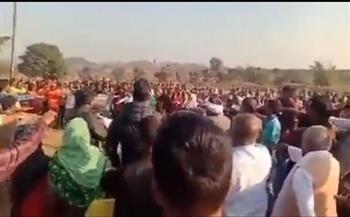 "لن نشتري منهم ولن نبيع لهم".. جماعة متطرفة في الهند تحرّض ضد المسلمين (فيديو)