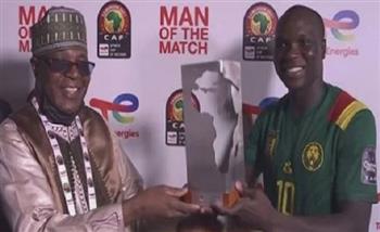 «أبو بكر» رجل مباراة الكاميرون وبوركينا فاسو في افتتاح الأمم الإفريقية