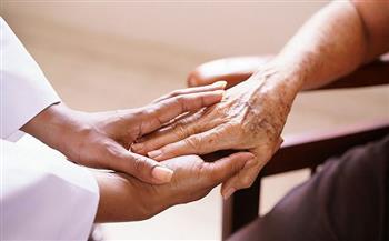 في يومهم العالمي .. الصحة تقدم روشتة للتعامل مع المسنين