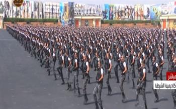 الرئيس السيسي يشهد عروض القوة البدنية من طلبة كلية الشرطة (فيديو)