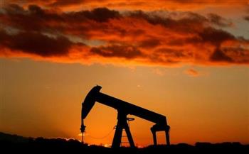 أسعار النفط تنخفض وبرنت يسجل 93.83 دولار للبرميل